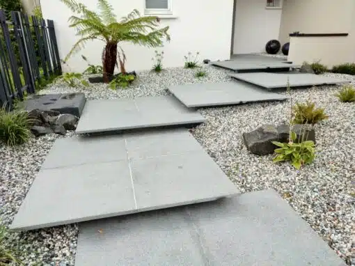 escalier pallier suspendu en granit contremarche ardoise