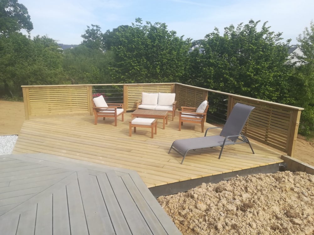 Terrasse pin classe 4 sur piloti garde corps panneaux vénitiens/cables inox Terrasse pin classe 4 sur piloti garde corps panneaux vénitiens/cables inox