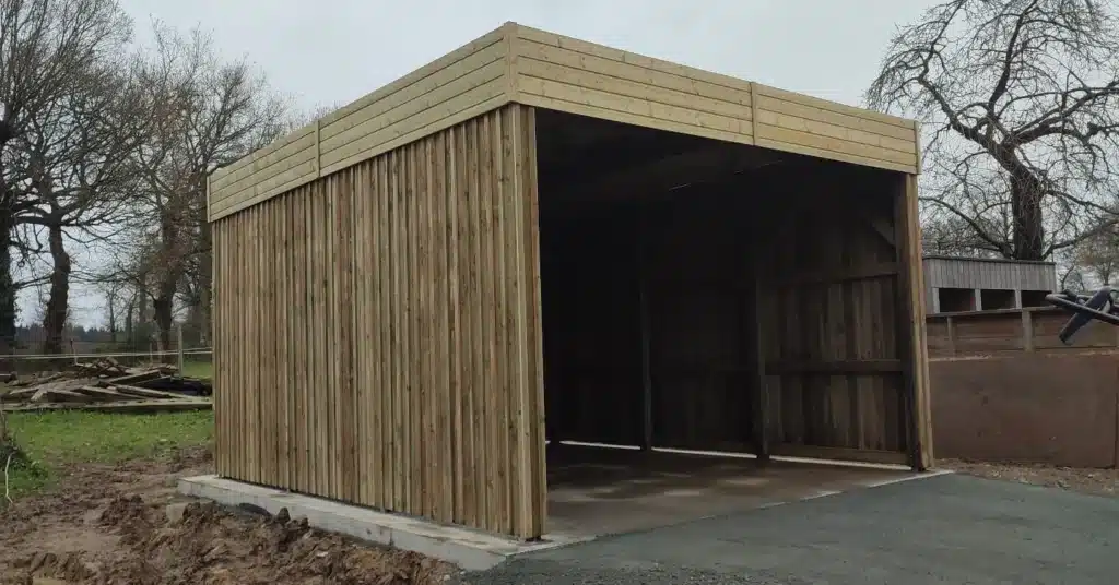 Carport avec bardage agricole couvre joint Carport avec bardage agricole couvre joint