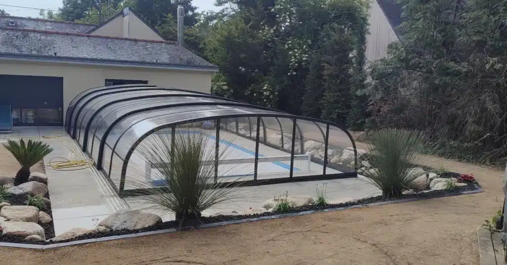 Aménagement tour de piscine en cours Aménagement tour de piscine en cours