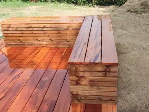 Banc Muiracatiara et bardage Vibrato Banc Muiracatiara et bardage Vibrato