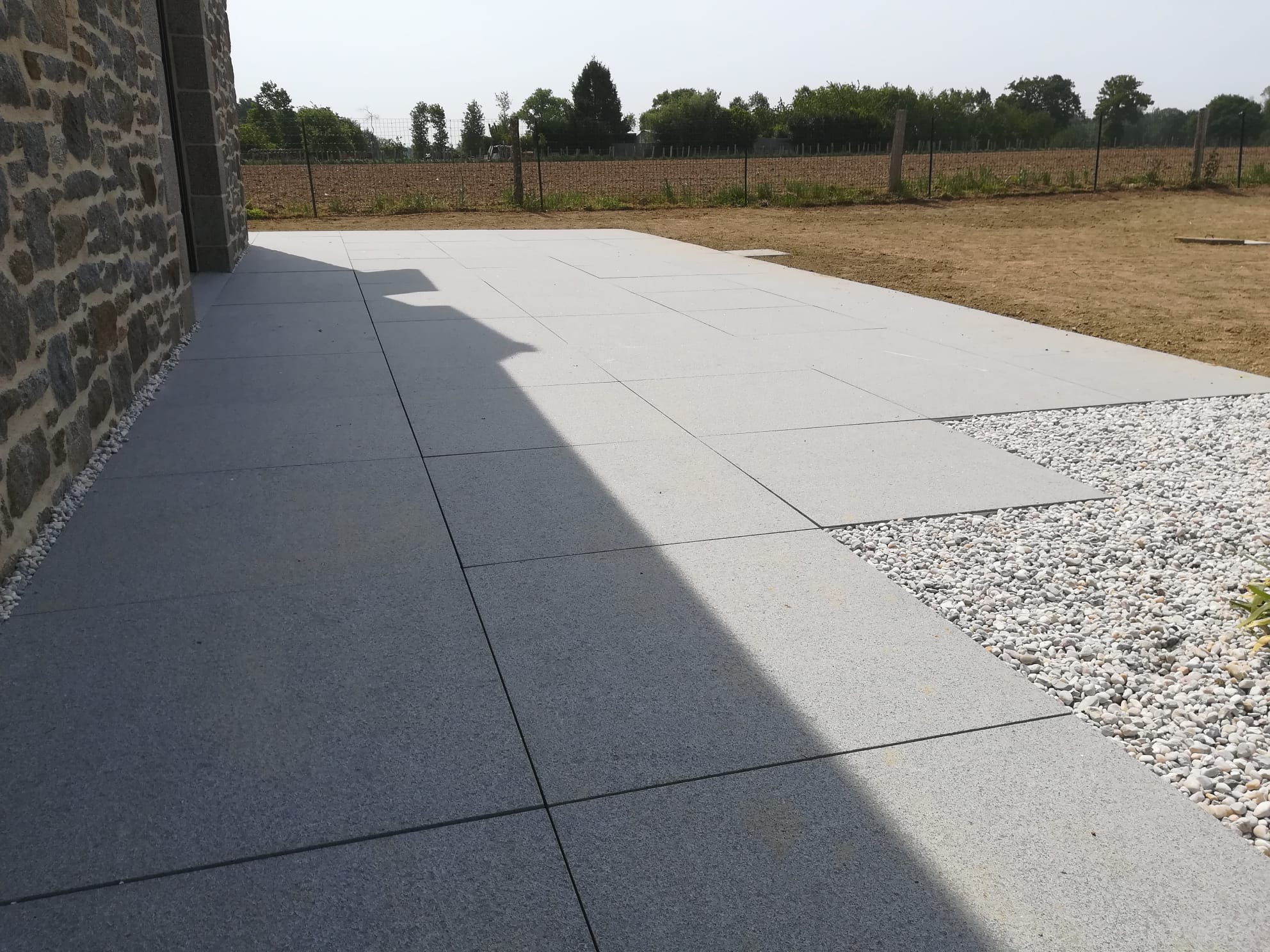 Terrasse en granit sur plots Terrasse en granit sur plots